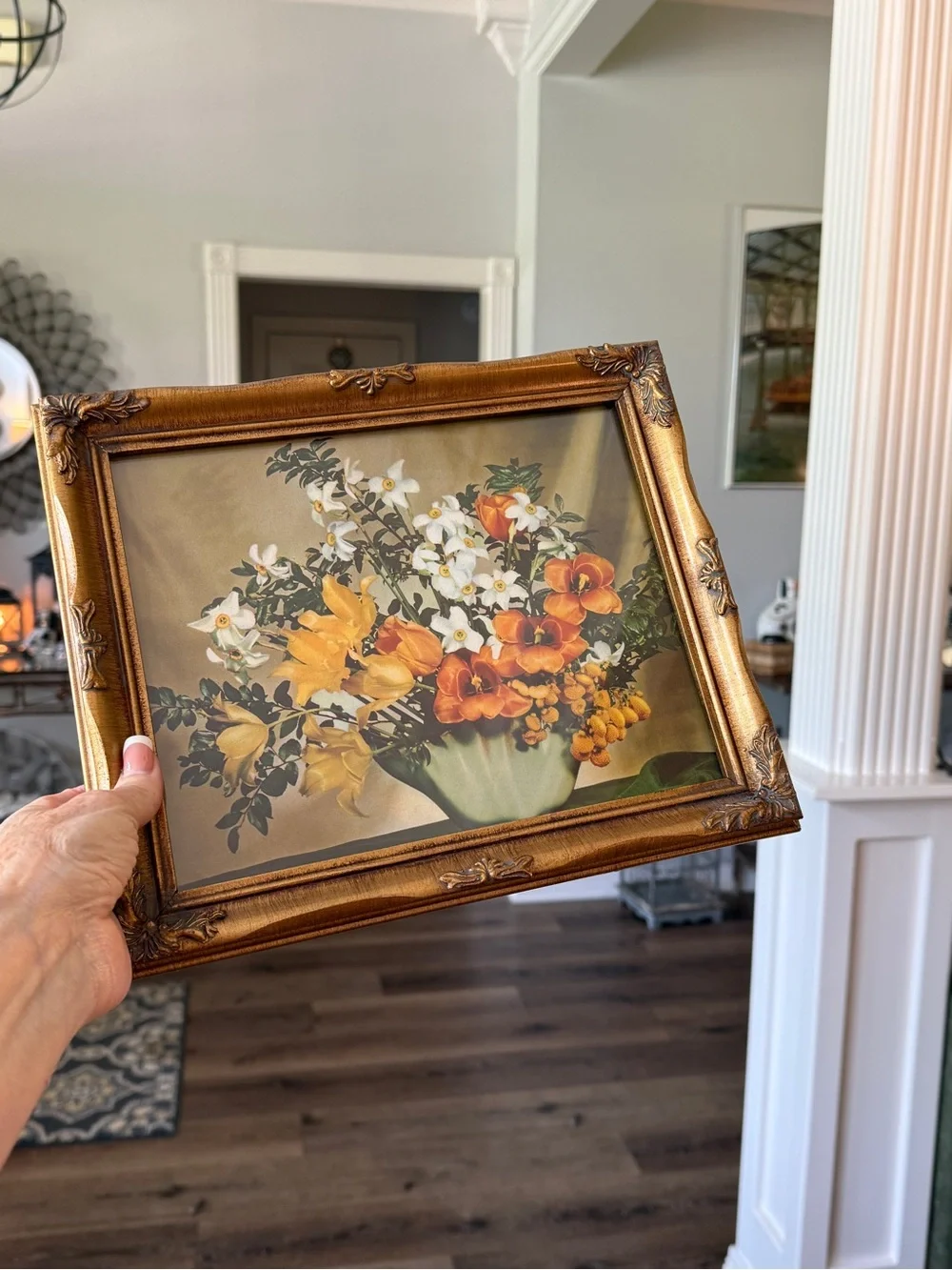 Mid Century Floral Still Life Print in Gold Wood Frame with Easel - Picture 7 of 9